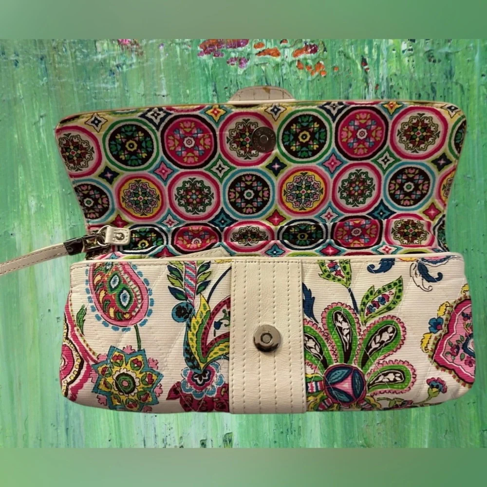 Vera Bradley “Darling Clutch” in Palm Beach Gardens Retired 2009 Pattern